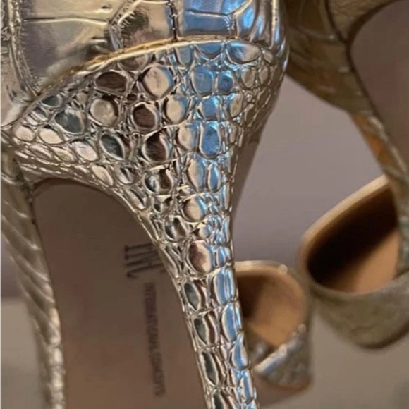 INC International Concepts Kenjay d’Orsay Stiletto Gold Croc-Embossed Women’s 8M - Picture 10 of 13